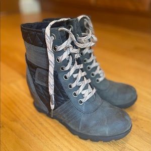 Sorel Lexie wedge bootie size 7.5